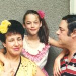 imagini rare cu mama andreei raicu care are 85 de ani si probleme la genunchi si coloana si uneori se misca greu dezvaluiri si despre tatal ei 67d015b659ada