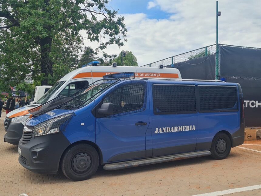 in parcul de la gara o femeie a fost luata in vizor de jandarmi fiind banuita de consum de substante interzise 67d7fc6e91ec3