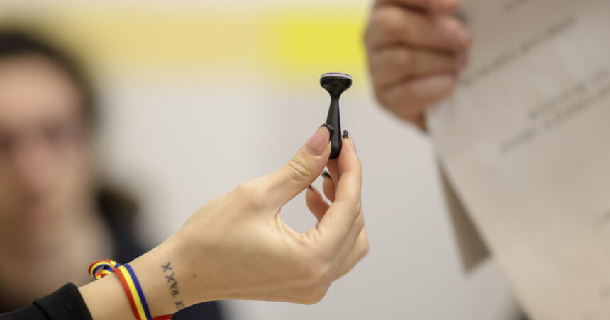 inca un candidat independent si a depus candidatura pentru alegerile prezidentiale la biroul electoral central 67d41126db2ec