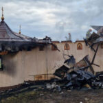 Incendiu devastator la o biserică din Bacău, cu preotul paroh internat la spital. 2 incendiu devastator la o biserica din bacau preotul paroh a ajuns la spital 67e0161a09dae