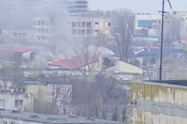 incendiu la mansarda unui bloc din constanta 67c30290e502f