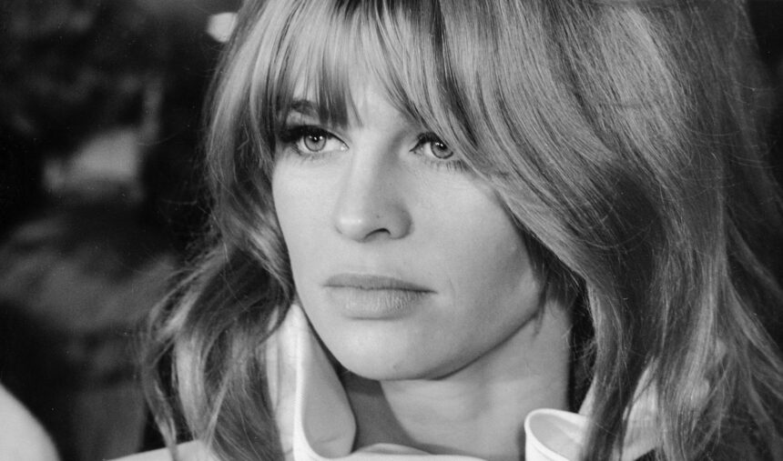 julie christie cea mai poetica dintre toate actritele 67ce0b77b63a7