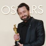 kieran culkin a castigat oscarul pentru cel mai bun actor in rol secundar debutul l a avut la sapte ani in home alone unde a jucat cu fratele sau mai mare macaulay culkin 67c5816baceb4