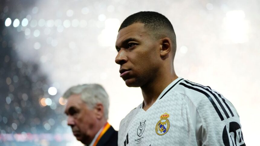 kylian mbappe ia atitudine reactie dura dupa ce fanii psg au injurat tatal decedat a fostului jucator 67db073bc80f5