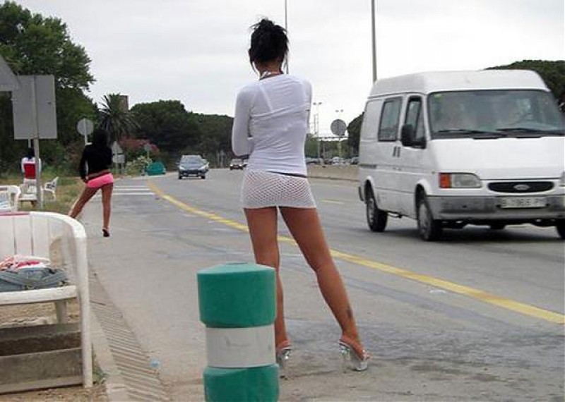 le au facut jocurile altor proxeneti au ajutat o tanara sa se prostitueze si au facut declaratii false acum sunt nemultumiti de pedepse 67e352ee13d80