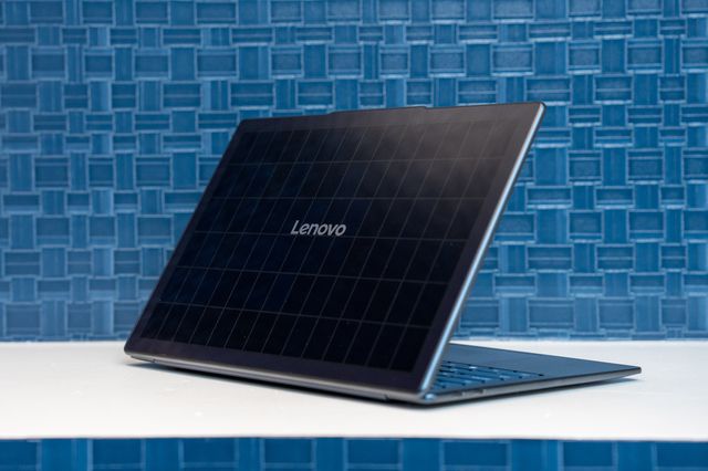 lenovo lucreaza la un laptop cu incarcare solara 67c55d53418b4