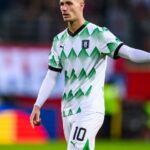 lovitura pentru tricolori austriecii il contrazic pe mihai stoichita in cazul lui raul florucz probabil nu intelege regulamentul 67d12e806d9a9
