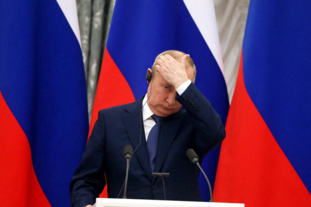 macron afirma despre putin ca interpreteaza gresit istoria este un imperialist revizionist 67ca9acde6589