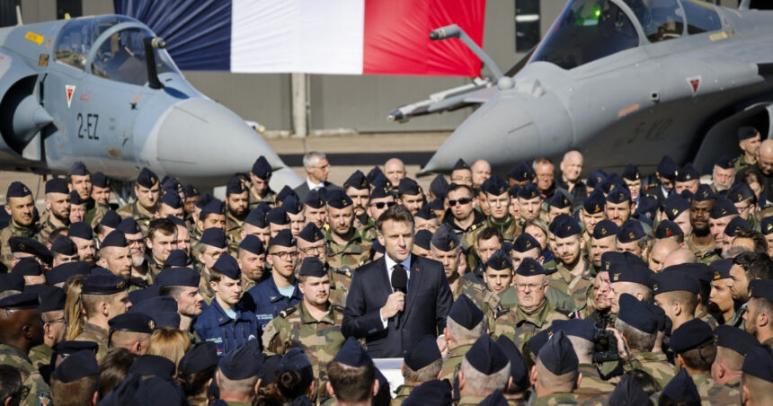 macron anunta modernizarea unei baze aeriene pentru arme nucleare aproape de granita cu germania 67da746fe620e