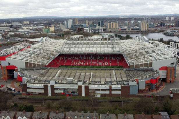 manchester united construieste un nou stadion de 100 000 de locuri cum arata proiectul care enerveaza fanii parca e cort de circ 67d1542e4c060