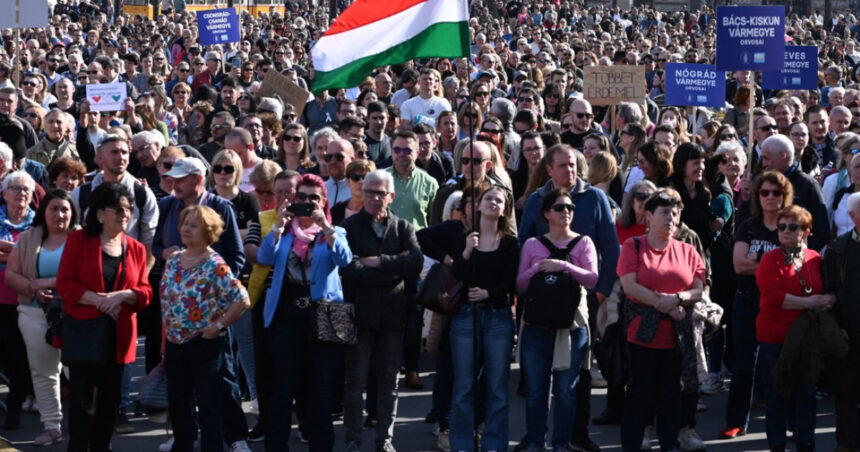 mii de persoane au manifestat la budapesta pentru servicii de sanatate mai bune 67cc9873e971a