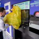ministrul mediului anunta ultimele cifre peste 302 milioane de ambalaje au fost returnate in februarie industria reciclarii a primit o infuzie de mii tone de ambalaje 67c2f64e96acb