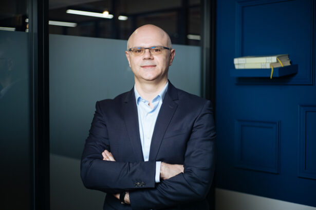 miruna popa resource partners si razvan butucaru mazars prezinta maine studiul anual dedicat pietei de ma din regiune si romania 67c6ce913492b