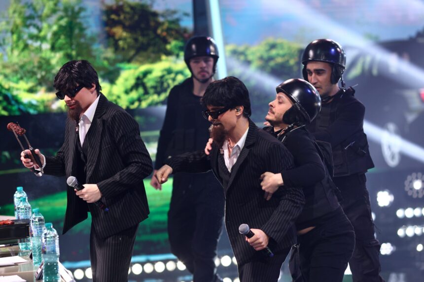 moment inedit la te cunosc de undeva artistul s a transformat in theo rose ruleta ne a dat un pumn in fata direct 67dc34bde1426