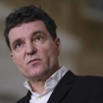 nicusor dan are un numar de telefon la care promite ca va raspunde la mesajele trimise de romani 67c358a6ec1f4