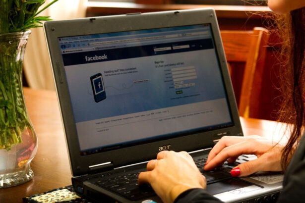 o carte a unei foste angajate facebook cu portrete ale sefilor companiei starneste controverse in sua titlul oameni nepasatori 67e07bc53ed50