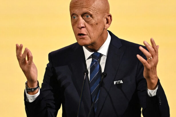 pierluigi collina ura indreptata impotriva arbitrilor este cancerul care ar putea ucide fotbalul oamenii cauta conspiratii 67c5e01db555c