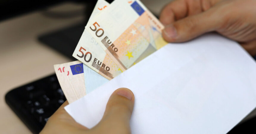 precizari anaf privind transferul de bani intre rude si banii primiti la nunti si botezuri 67d1cd9433e01