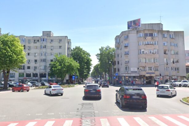 proces inedit un constantean a obtinut anularea autorizatiei pentru ecranul publicitar de pe blocul din zona capitol 67d6ff509aea7