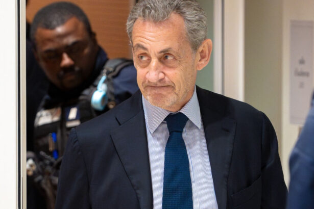 procesul lui nicolas sarkozy procurorii francezi cer o pedeapsa de 7 ani de inchisoare pentru fostul presedinte 67e5ac303cc8f