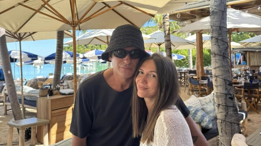 radu valcan i a comandat sotiei o rochie insa adela popescu a avut un soc atunci cand a vazut o oare lui nu ii place cum ma imbrac e urata 67dc2a90c69a5