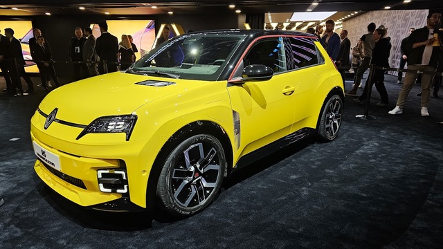 renault 5 a urcat intre primele 4 cele mai vandute masini electrice din europa si se bate cu vw si tesla clasament 67e23b1699150
