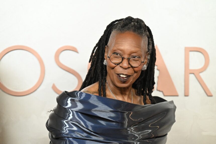rochia apa lichida purtata de whoopi goldberg la premiile oscar 2025 actrita in varsta de 69 de ani si a aratat si tatuajul de pe umar 67c5735be53be