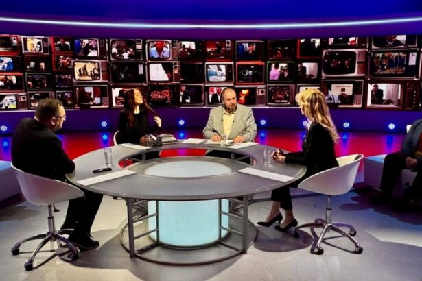 schimbari la tvr ce emisiune prezinta o fosta vedeta pro tv bogdan muzgoci inlocuit 67d43a2a0ca4b
