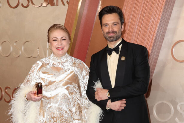 sebastian stan cu mama la premiile oscar 2025 de ce l a certat georgeta orlovschi pe actor chiar pe covorul rosu i am spus ca nu pot 67c54d3210704