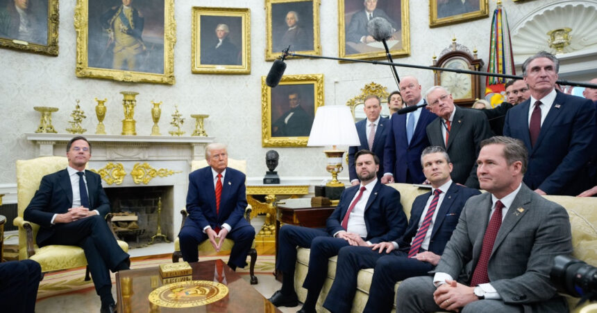 steaguri figurine si aur peste tot cum donald trump a transformat biroul oval intr o galerie aurita 67d915219b497