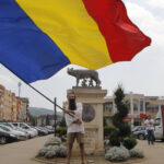 stegarul dac s a ales cu dosar penal pentru ultraj dupa ce a imbrancit un jandarm in fata arestului central 67eacf0952450