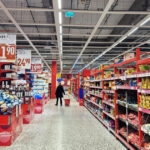 suedezii boicoteaza supermarketurile din cauza preturilor la alimente scapate de sub control 67e2905878853