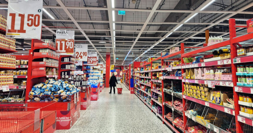 suedezii boicoteaza supermarketurile din cauza preturilor la alimente scapate de sub control 67e2905878853