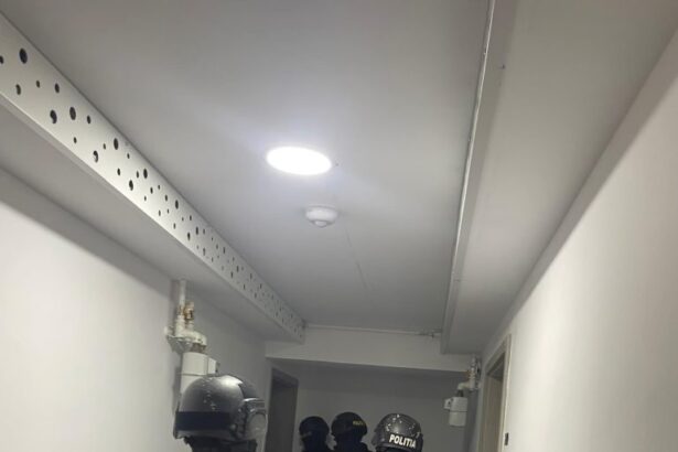 suspect incatusat pentru mai multe furturi pe sectia 1 politie prejudiciul se ridica la circa 9 000 de lei 67e54099f1340
