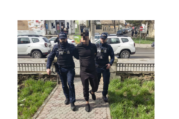 tanarul care a talharit o batrana din medgidia in strada a fost arestat preventiv pentru 30 de zile 67d447ff9a40a