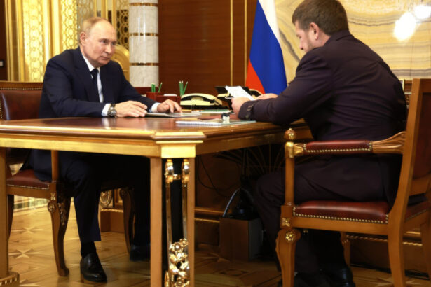 tensiuni intre putin si kadirov liderul cecen ar fi negociat in secret cu tari din orientul mijlociu fara stirea presedintelui rus 67e5a52682613