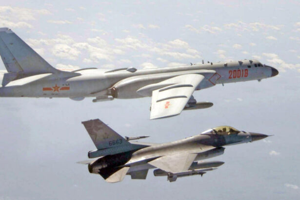 tensiuni uriase in marea chinei de sud beijingul a trimis doua bombardiere inainte vizitei secretarului american al apararii 67e68634089dc