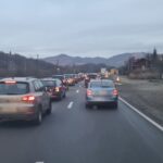 trafic de cosmar la intoarcerea din vacanta sunt coloane de masini de 3 kilometri pe dn 1 politistii recomanda folosirea rutelor arternative 67c44e9033140