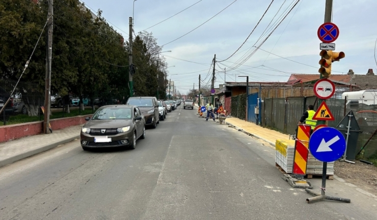 trafic restrictionat pe strada baba novac din constanta 67d197a162e52