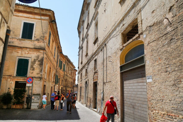 un alt oras italian se pregateste sa vanda case la un euro ma doare atat de tare sa vad aceste case abandonate este ca o rana 67debcaac9fe8