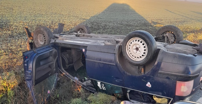 un autoturism s a rasturnat la iesirea din mihai viteazu spre tulcea elicopterul smurd s a deplasat la fata locului 67cffe6a54f37