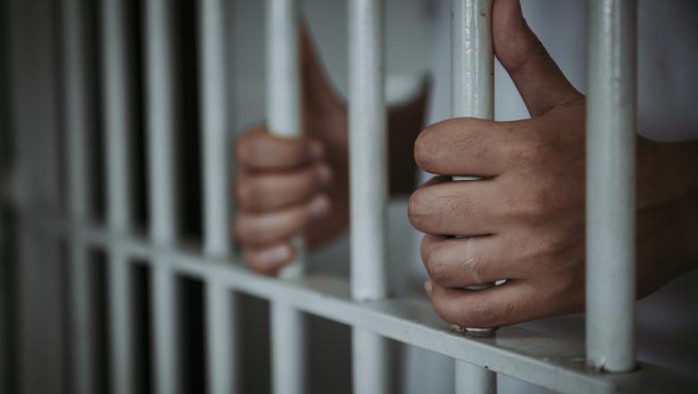 un detinut aflat in penitenciarul poarta alba nemultumit ca i se opreste garantie pentru pet uri la magazinul unitatii 67cb7bcaa21bf