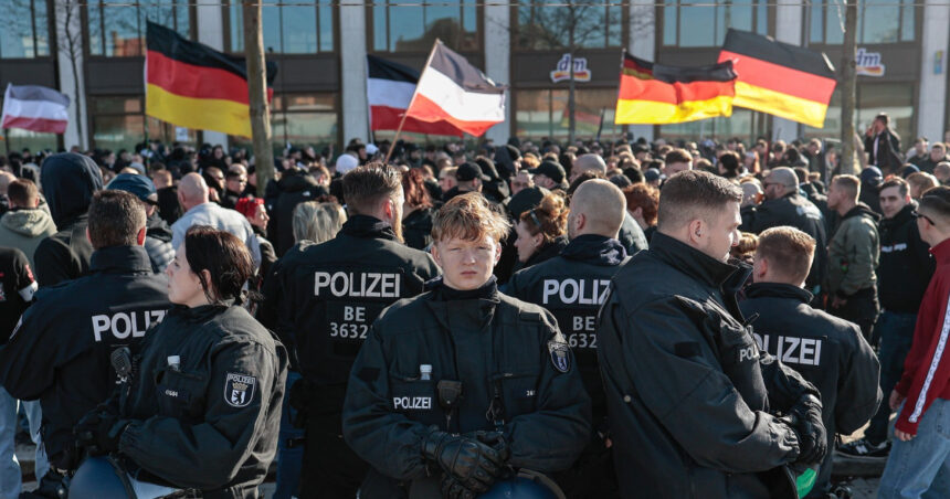 un mars neonazist a fost anulat in germania din cauza contramanifestatiilor de pe traseu 67dff93619f9b