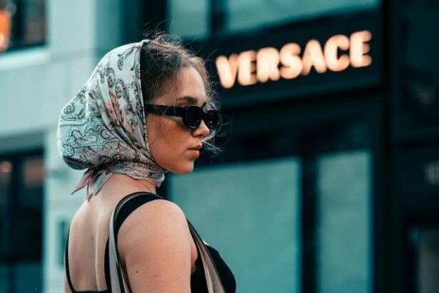 versace este o tinta de preluare pentru mai multe companii de moda prada si only the brave printre potentialii cumparatori 67c2eb6583d75