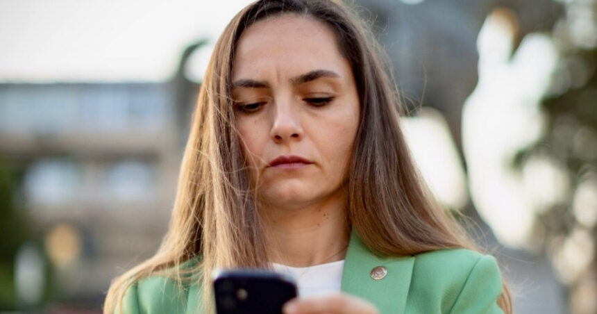 video anamaria gavrila a chemat politia sustinand ca e agresata de jurnalisti politistii au sanctionat o insa tot pe ea 67dada4f668b0