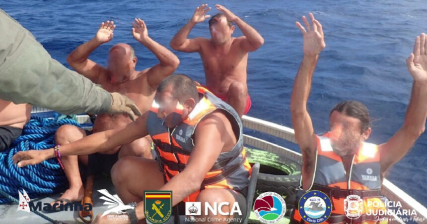 video captura de 65 tone de cocaina in oceanul atlantic incarcatura era transportata cu un submarin spre europa 67ea853c3bc9e