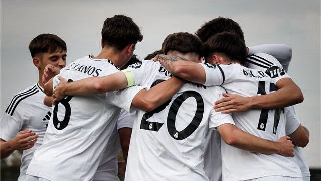 video cum sa nu le zici galactici real madrid 80 0 in week end un fotbalist roman a fost maestru de ceremonii 67ced8d9dd4f5