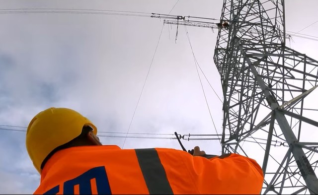 video electromontaj cum a ridicat cea mai dificila linie de inalta tensiune din ultimii 30 de ani din romania 67e3cc0f01d1b
