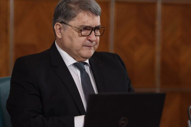 video emil hurezeanu ar putea ramane fara viza coalitiei de ce sunt suparati liderii psd si udmr pe ministrul de externe 67e3ff2a08c50