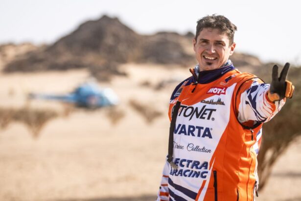 video exclusiv cate kilograme a slabit mani gyenes la raliul dakar si ce mananca intr o zi in care traverseaza 800 de kilometri cu motocicleta 67d9812051949